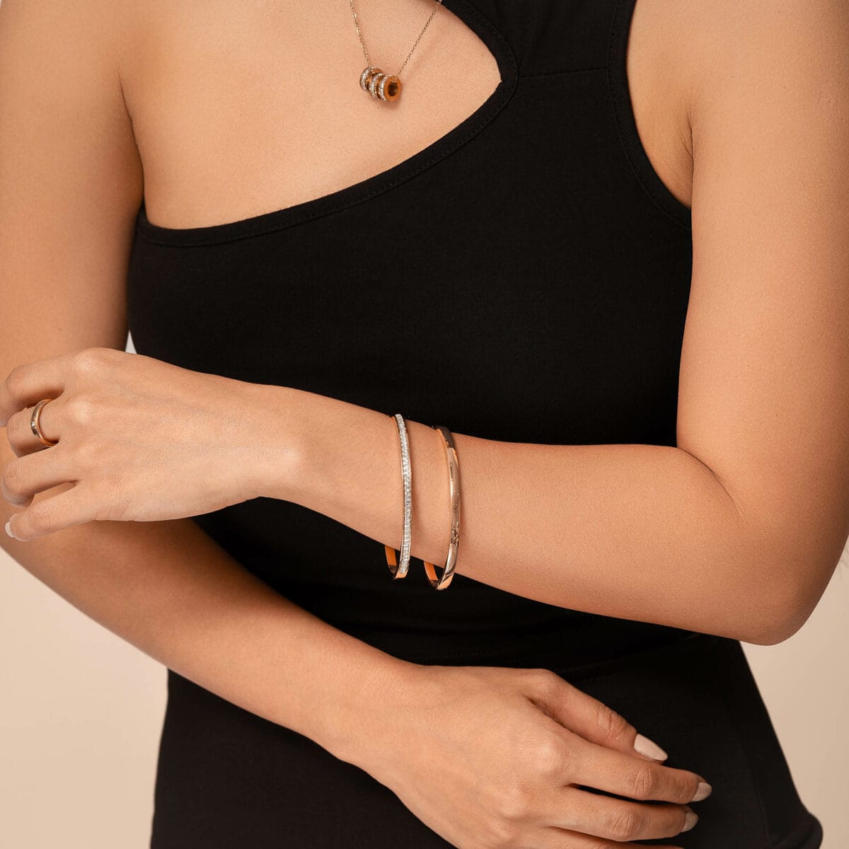 https://m.clubbella.co/product/candice/ Candice & Mannie rose gold bangle (3)