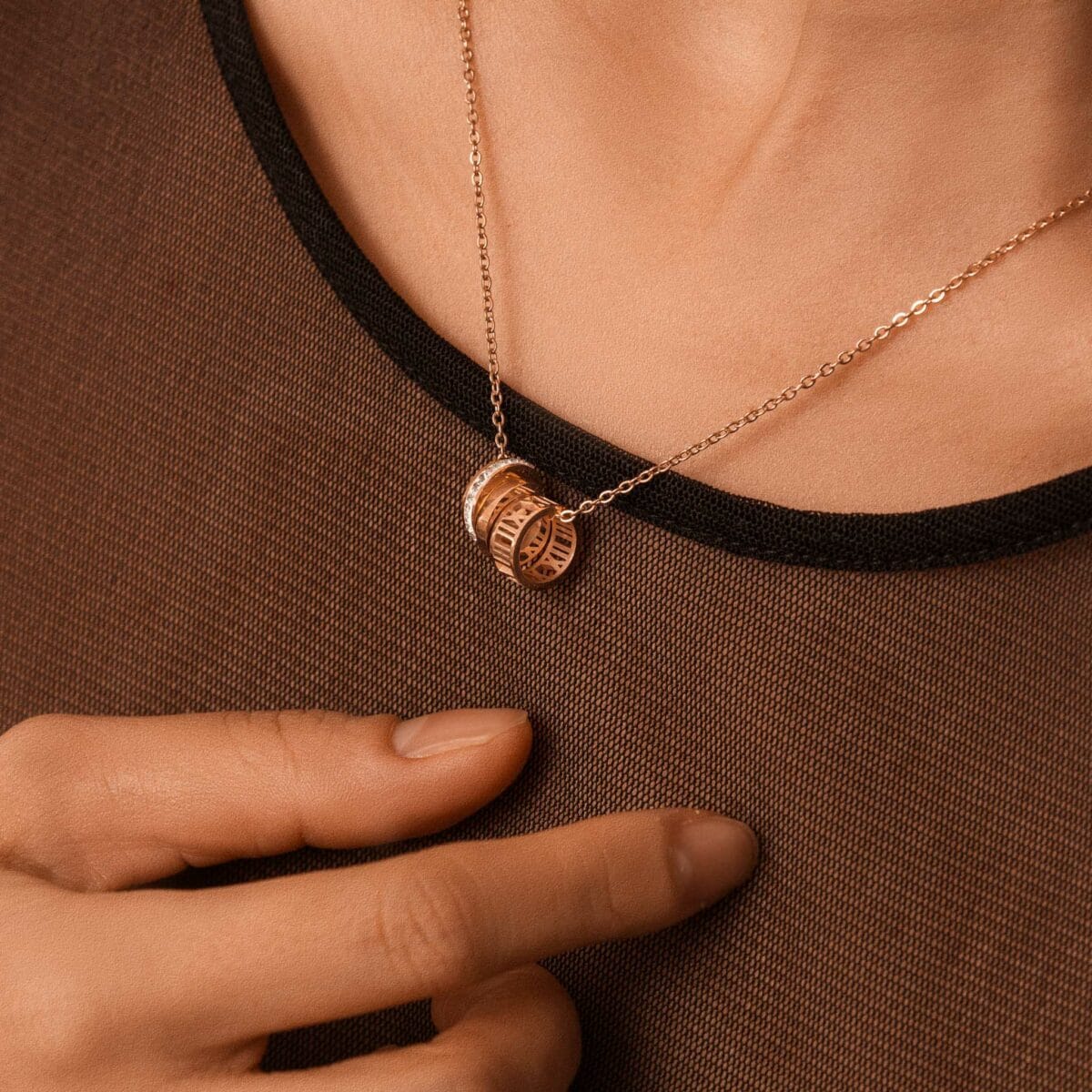 https://m.clubbella.co/product/versailles/ Versailles necklace (3)