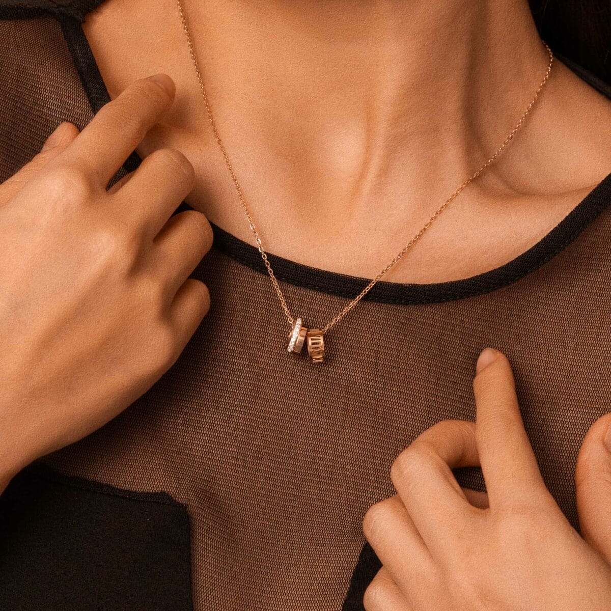https://m.clubbella.co/product/versailles/ Versailles necklace (4)