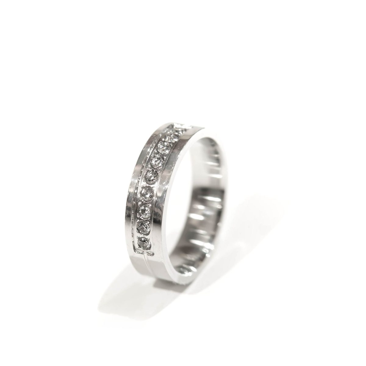 https://m.clubbella.co/product/lucan-striped-zirconia-titanium-ring/ Lucan Striped Zirconia Titanium Ring (2)