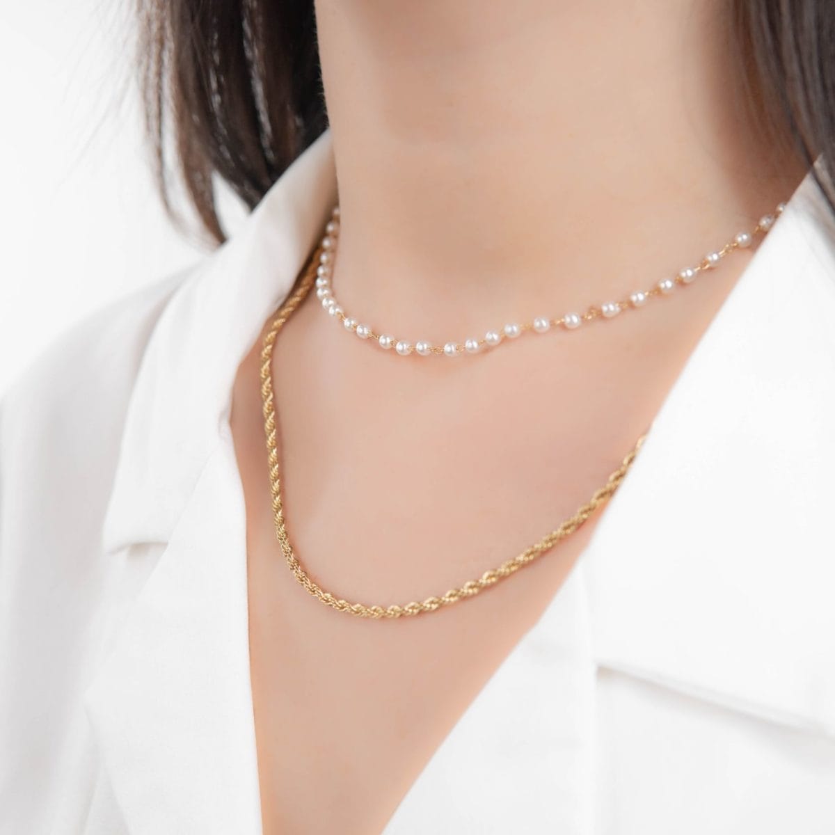 https://m.clubbella.co/product/estelle-pearl-choker/ Estelle Necklace (3)