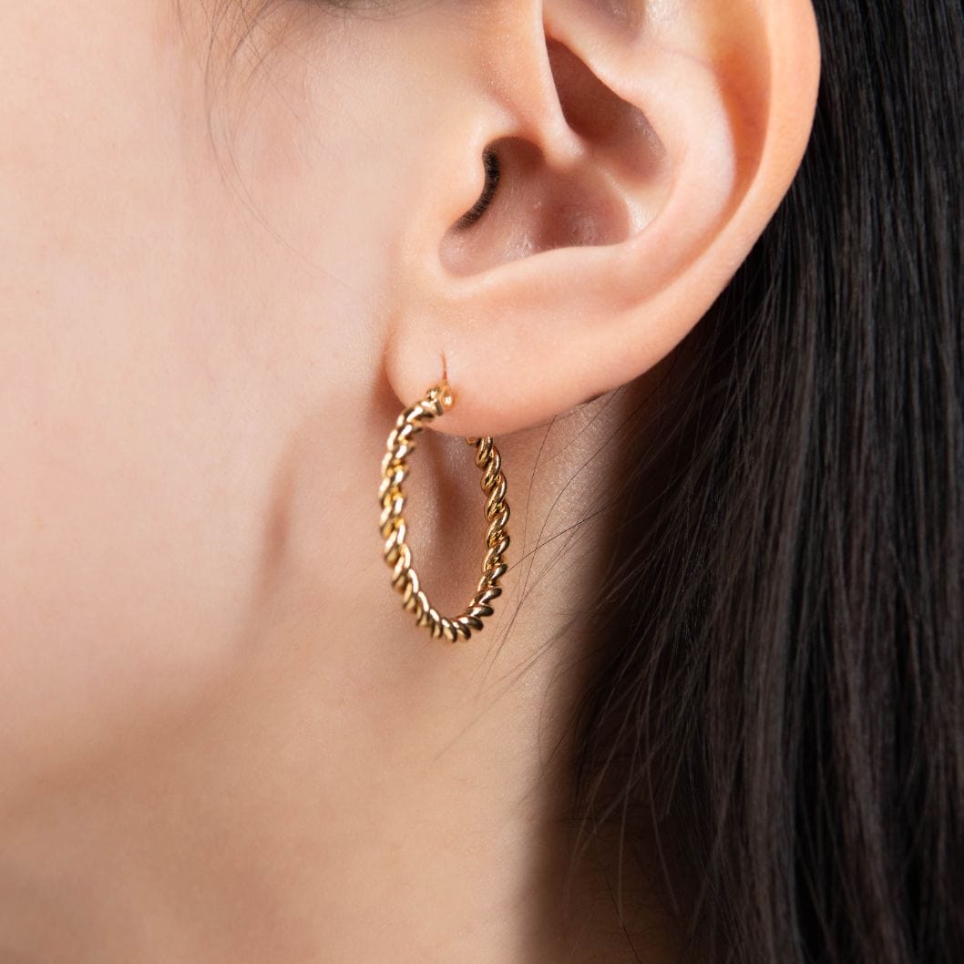 https://m.clubbella.co/product/gwen-hoop-earrings/ Gwen (3)