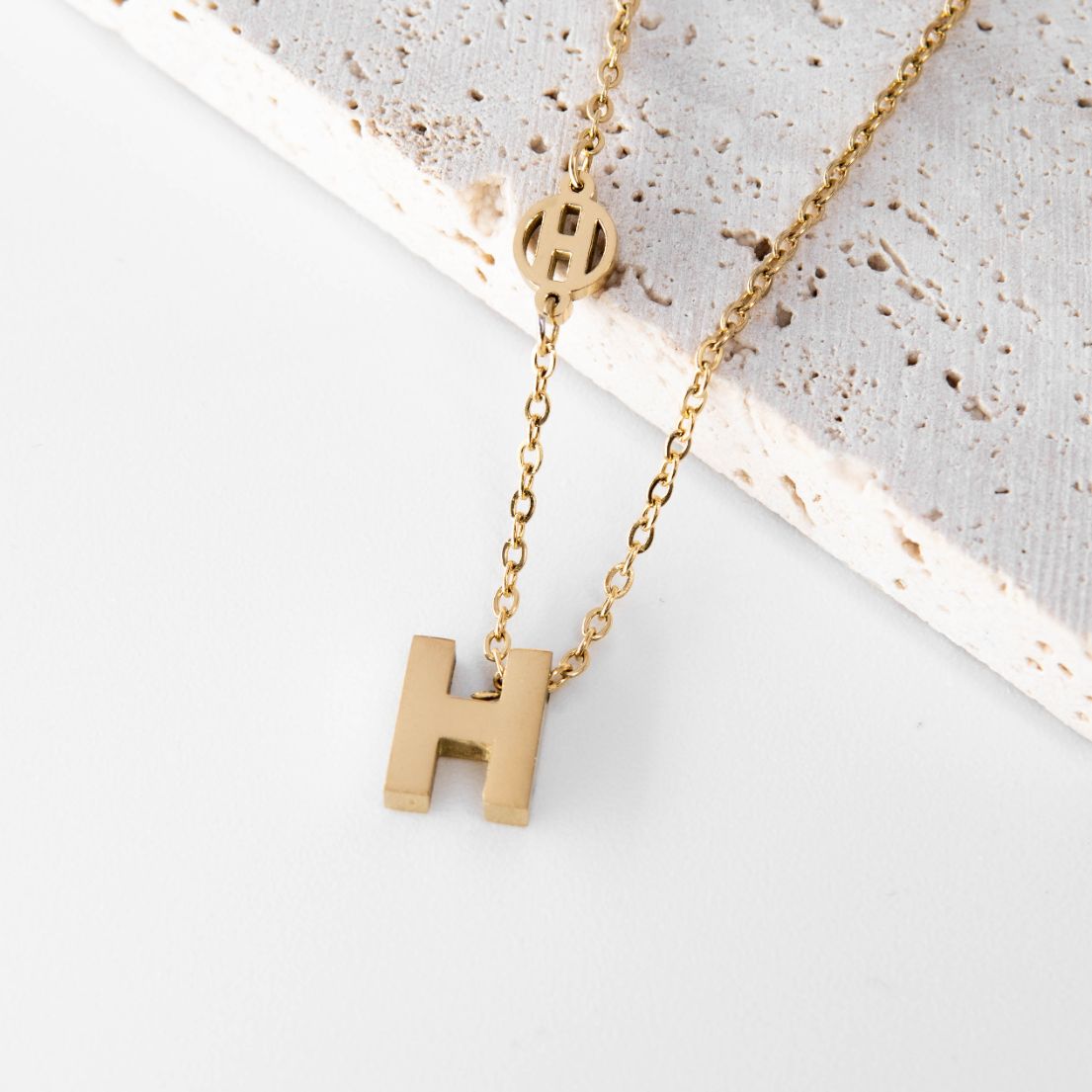 https://m.clubbella.co/product/hans-necklace/ Hans Necklace (3)