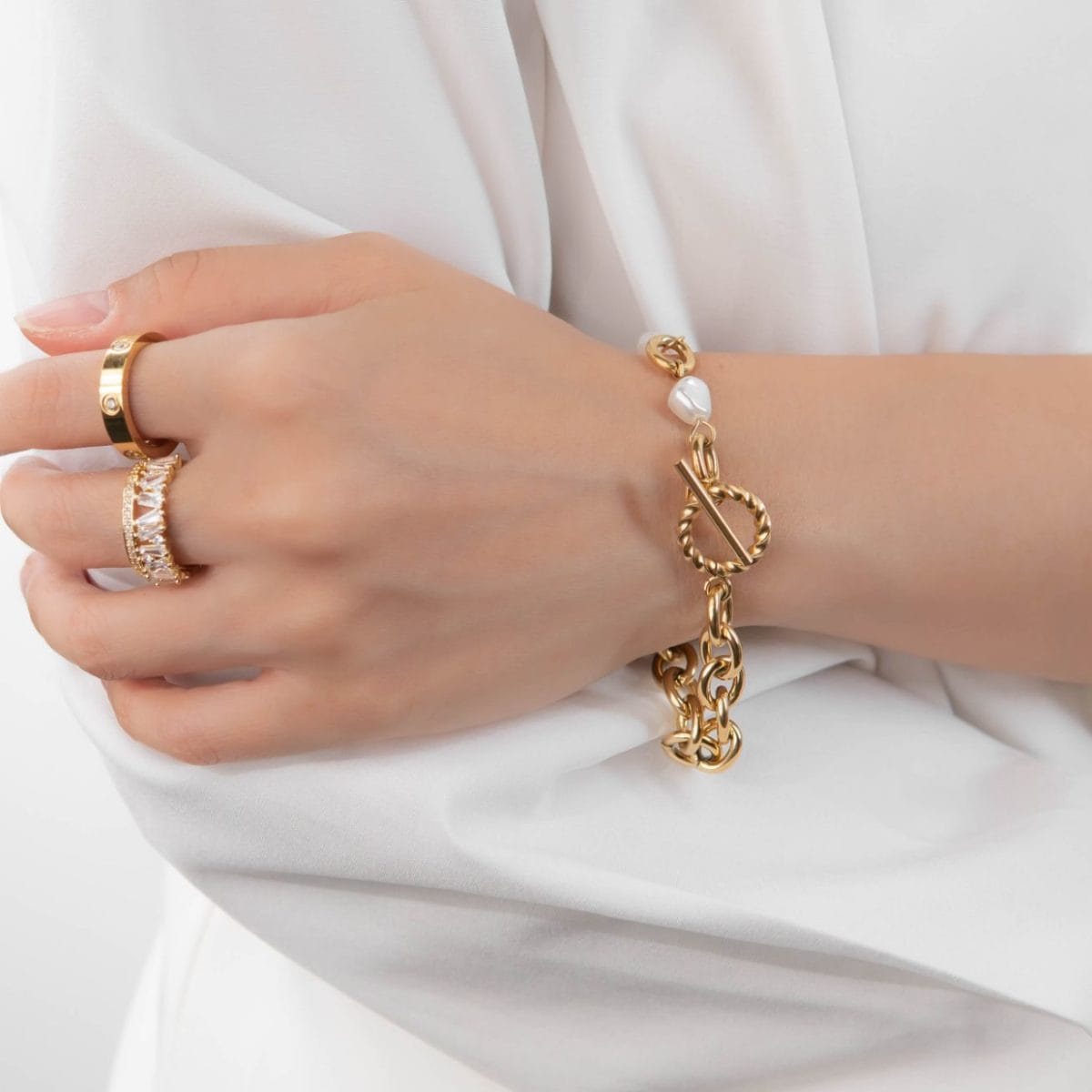 https://m.clubbella.co/product/karen-fresh-water-pearl-bracelet/ Karen bracelet (4)