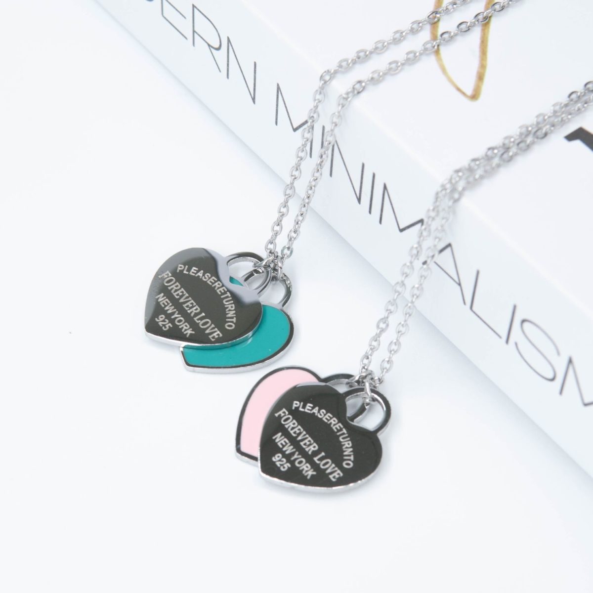 https://m.clubbella.co/product/theresa-silver-turquoise-enamel-necklace/ Theresa necklace Pink Silver (3)