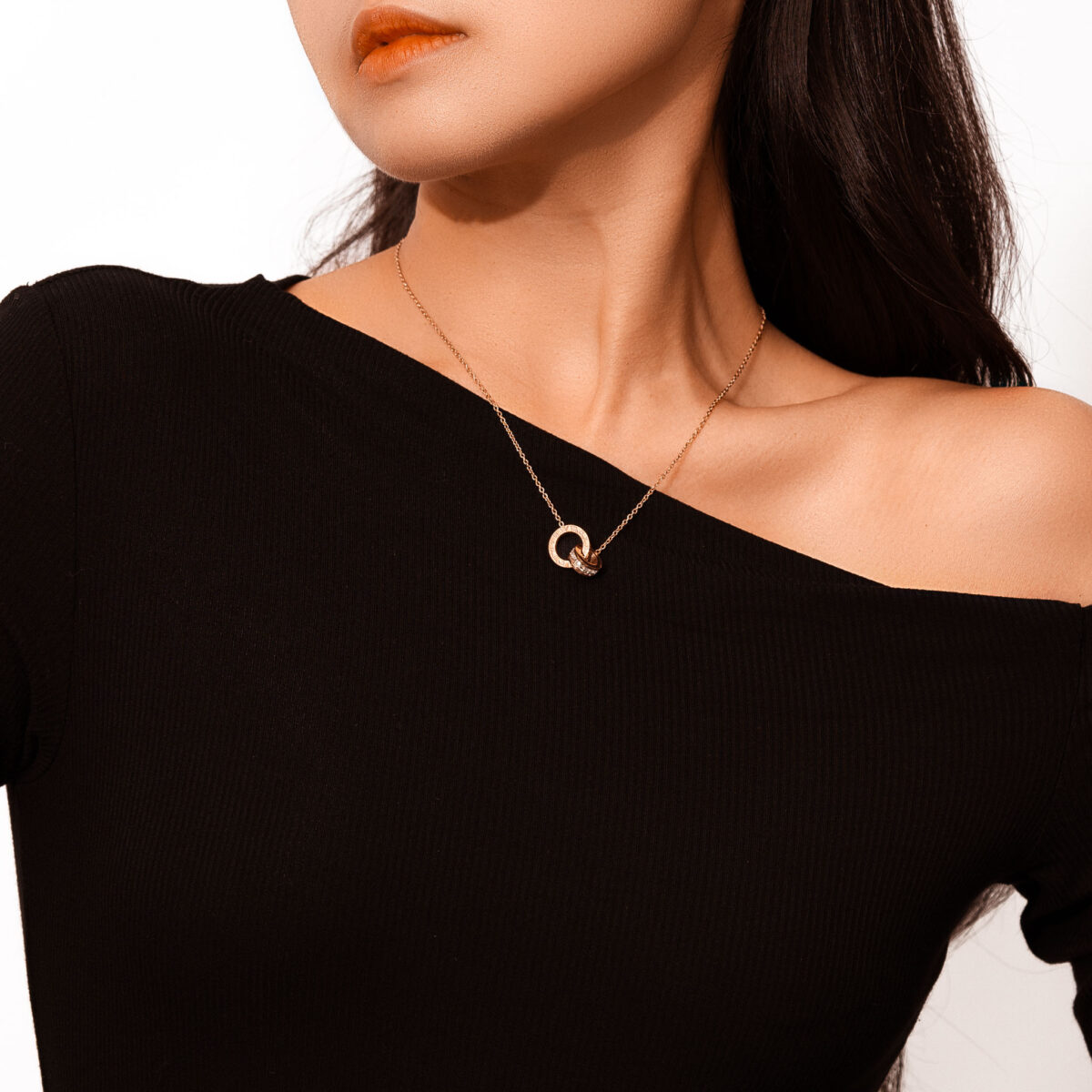 https://m.clubbella.co/product/colmar/ Colmar necklace (3)