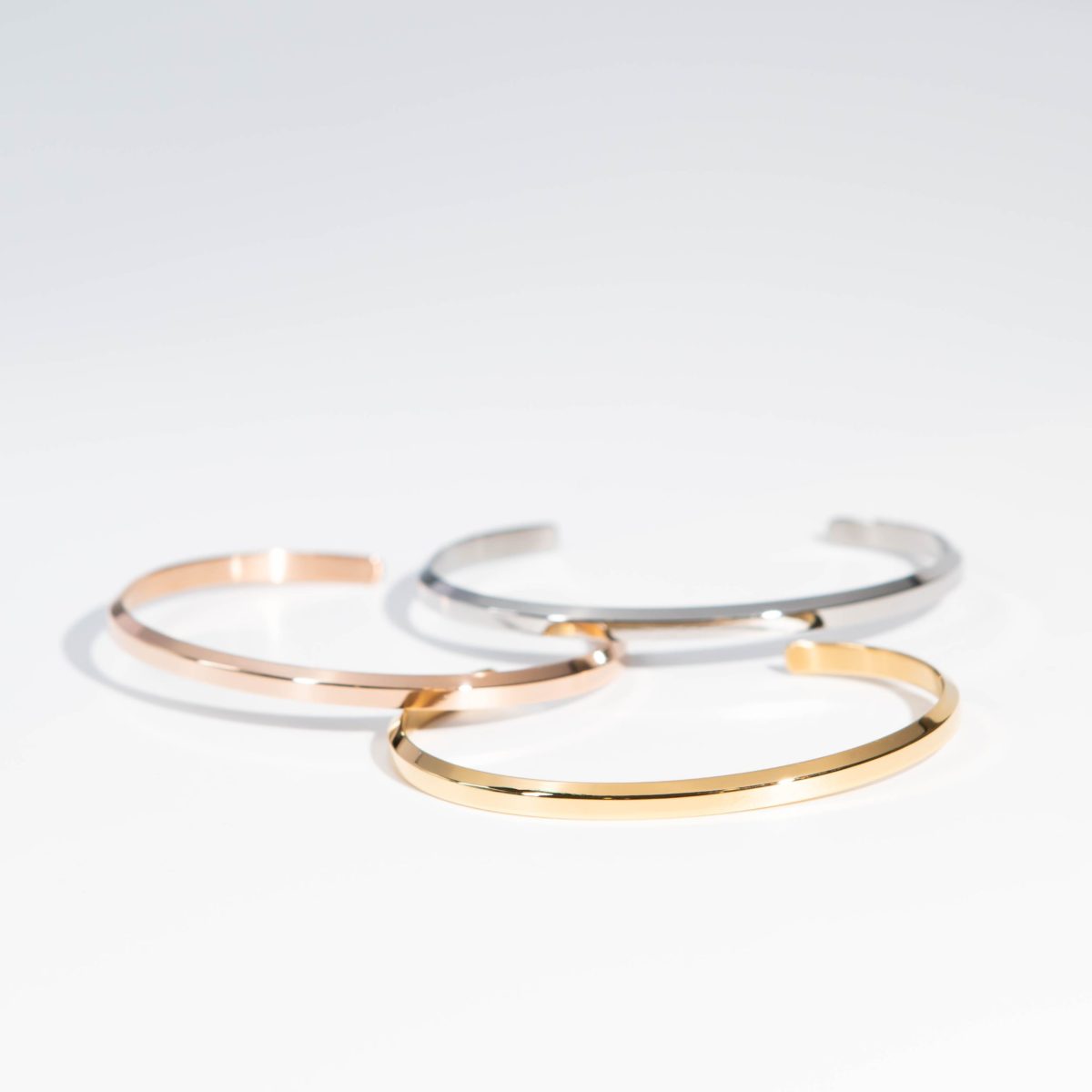 https://m.clubbella.co/product/franklin-gold-tone-thin-cuff-bracelet/ DSC05341