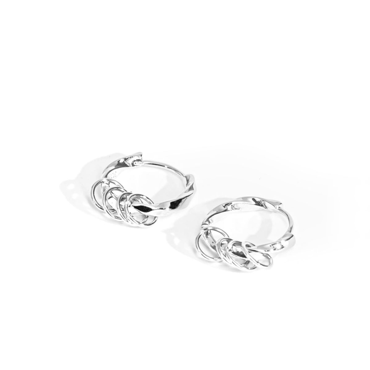https://m.clubbella.co/product/curtis-steel-2-way-hoop-earrings/ DSC05435-01