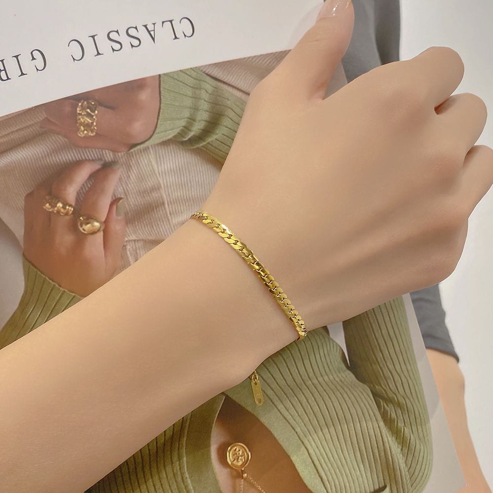 https://m.clubbella.co/product/eternum-gold-chain-bracelet/ Eternum Gold Chain Bracelet (2)