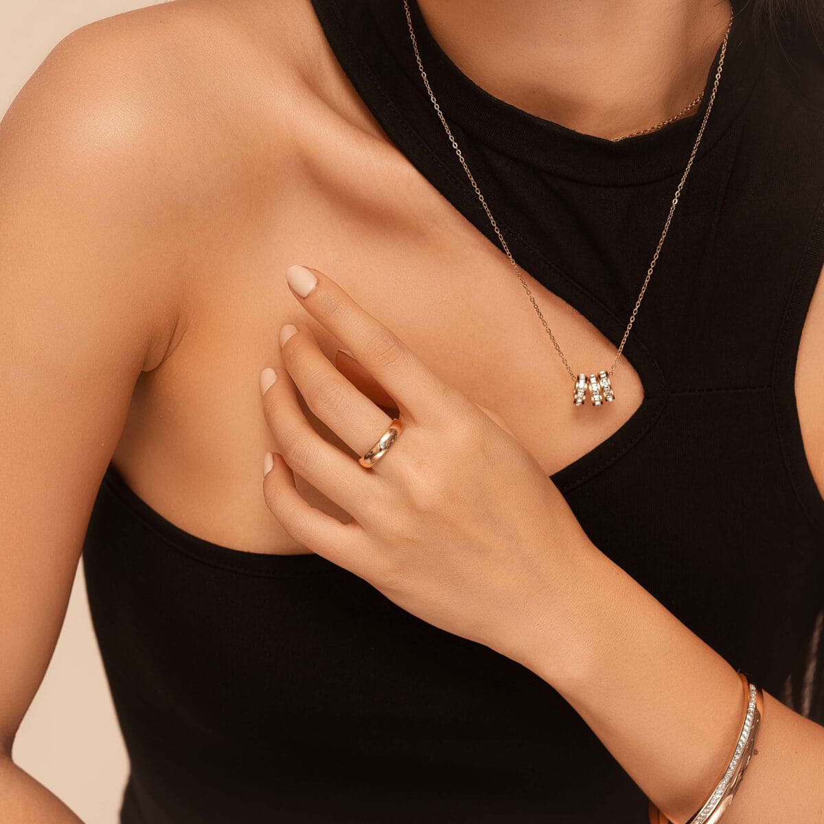 https://m.clubbella.co/product/savi-rose-gold-titanium-ring/ savi rose gold ring (3)