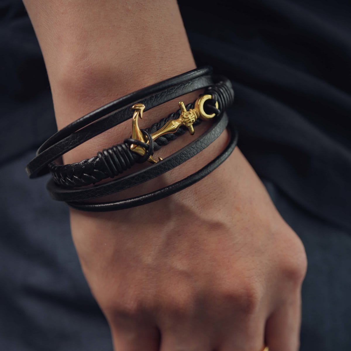 https://m.clubbella.co/product/anchor-leather-bracelet-gold/ anchor gold (2)