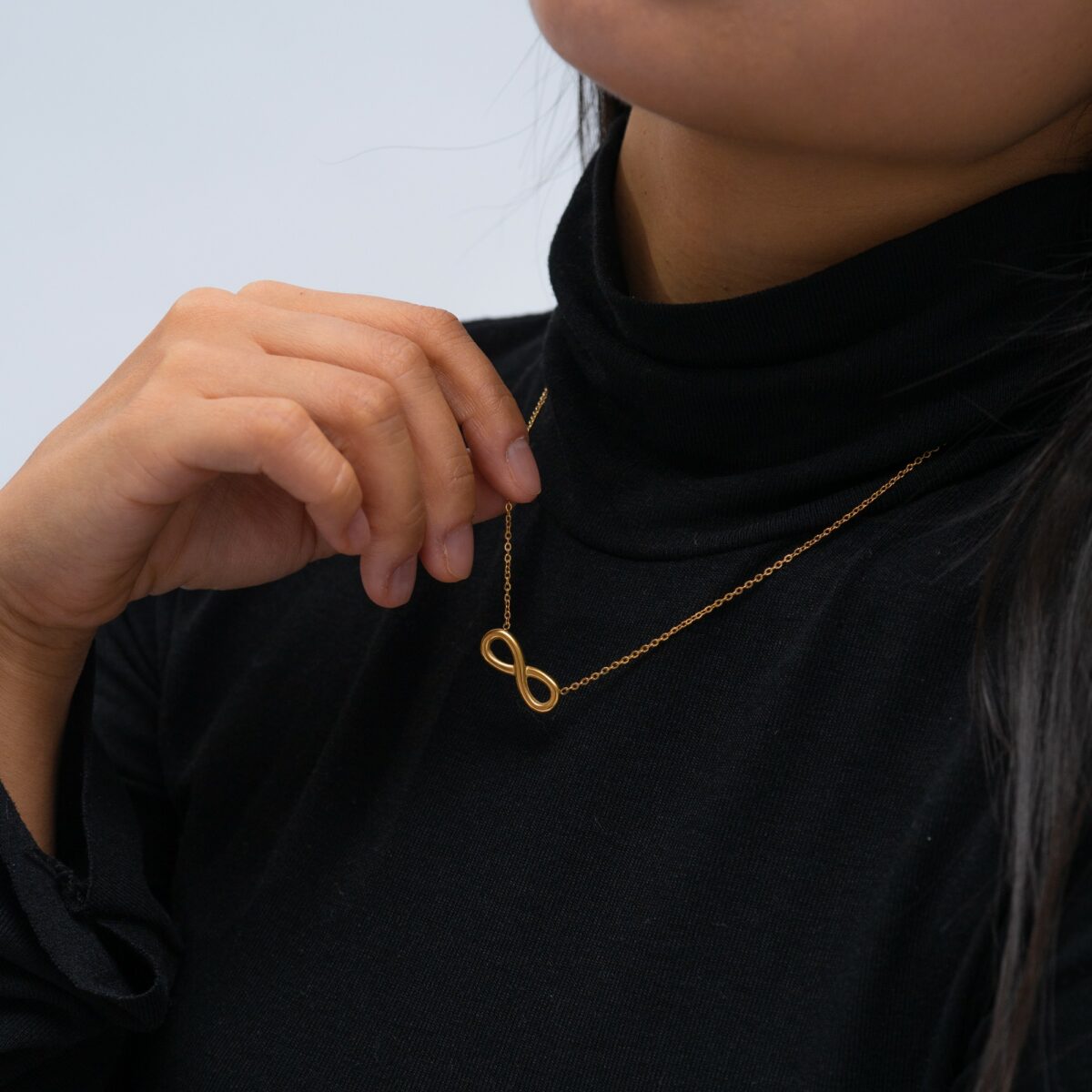 https://m.clubbella.co/product/infinity-gold-necklace/ DSC06607-1