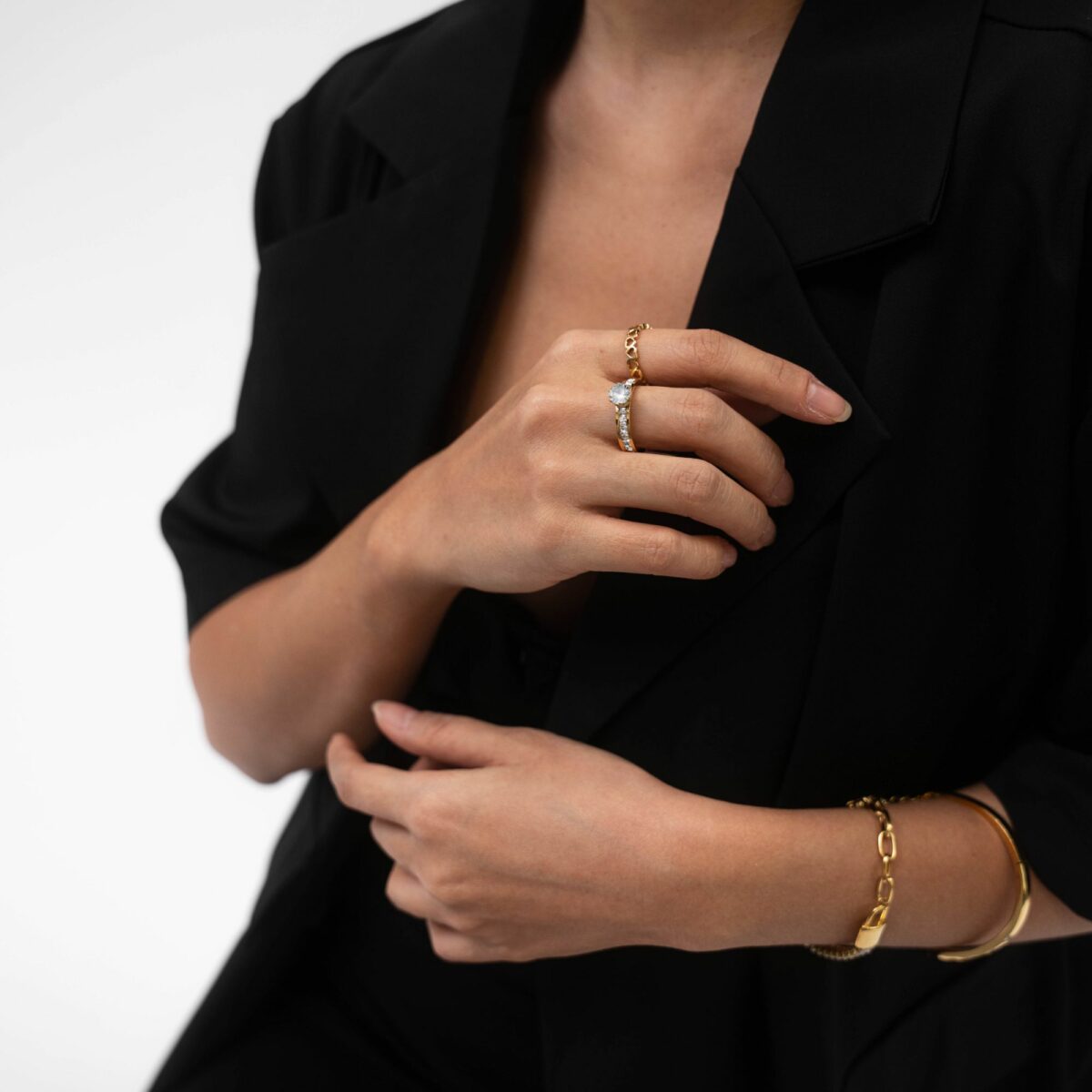 https://m.clubbella.co/product/gold-infinity-heart-ring/ DSC00028