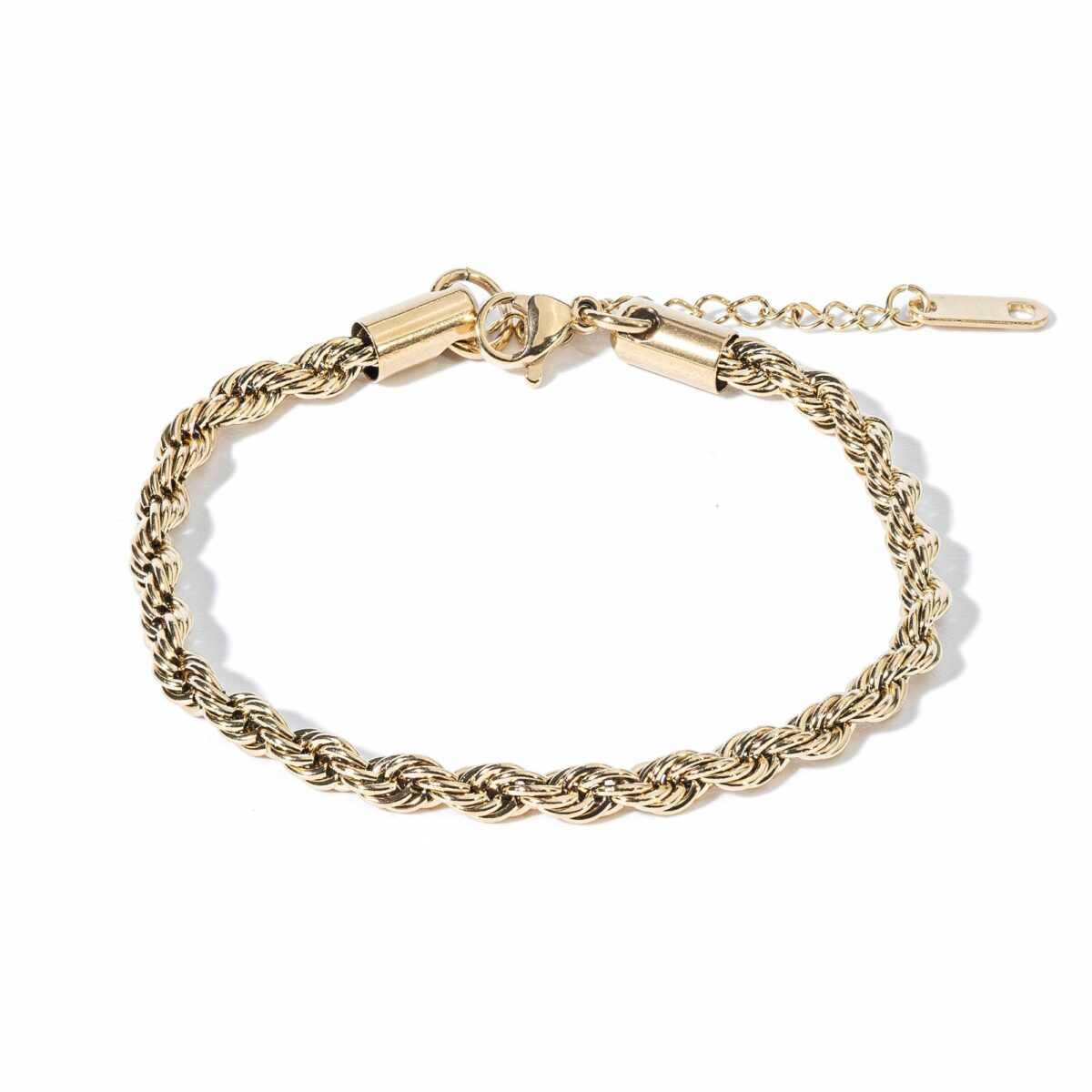 https://m.clubbella.co/product/14k-gold-plated-rope-chain-bracelet/ DSC00507-Edit