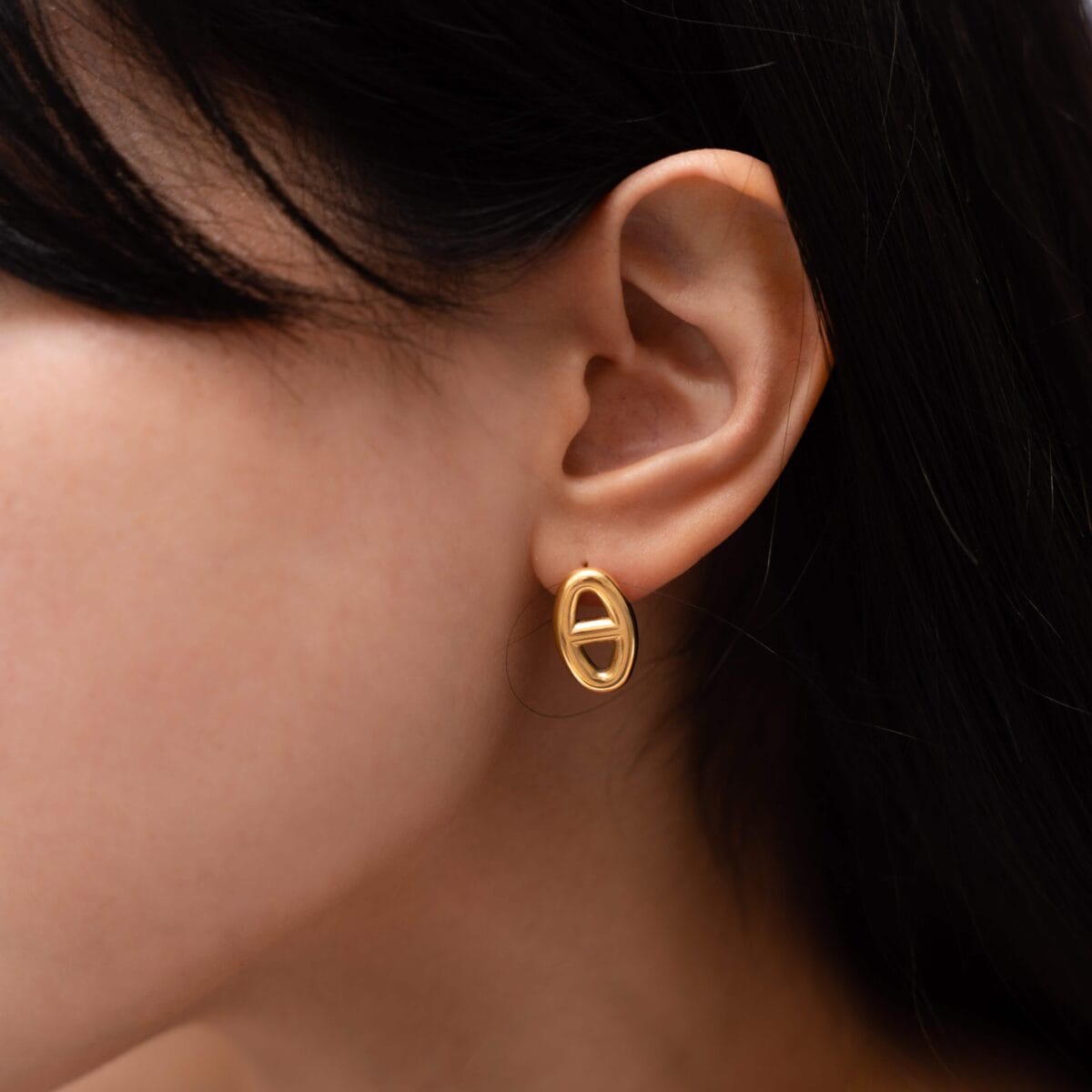 https://m.clubbella.co/product/hash-gold-earrings/ DSC09368