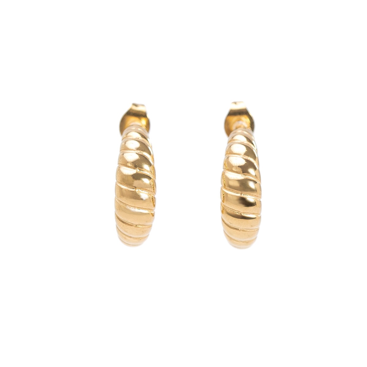 https://m.clubbella.co/product/gold-croissant-dome-earrings/ Resized (11 of 134)