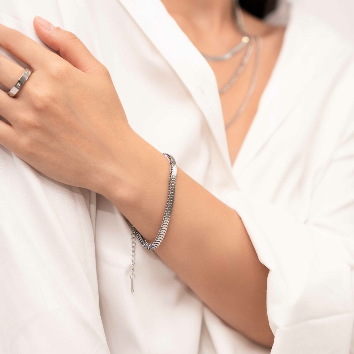 https://m.clubbella.co/product/silver-pleated-chain-bracelet/ Resized (111 of 134)