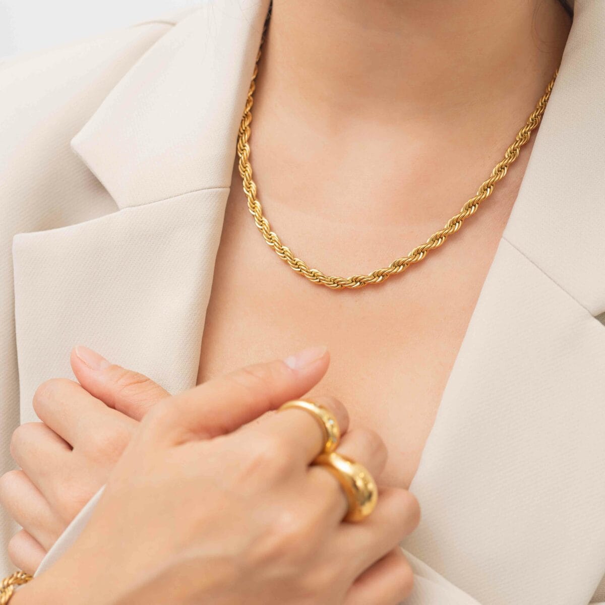 https://m.clubbella.co/product/bold-gold-rope-chain-necklace/ Resized (61 of 134)