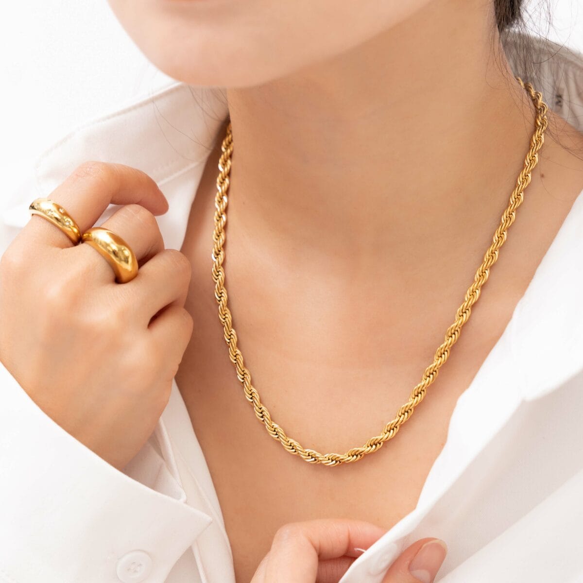https://m.clubbella.co/product/bold-gold-rope-chain-necklace/ Resized (66 of 134)
