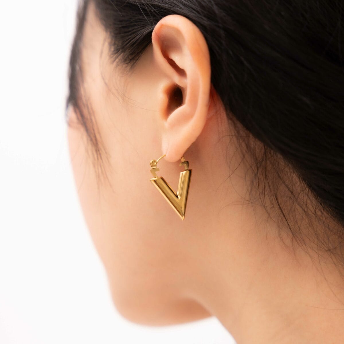 https://m.clubbella.co/product/gold-v-shape-earrings/ Resized (68 of 134)