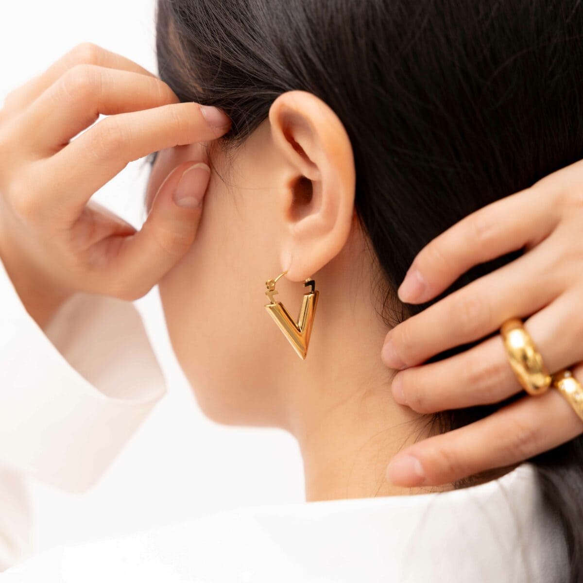 https://m.clubbella.co/product/gold-v-shape-earrings/ Resized (69 of 134)