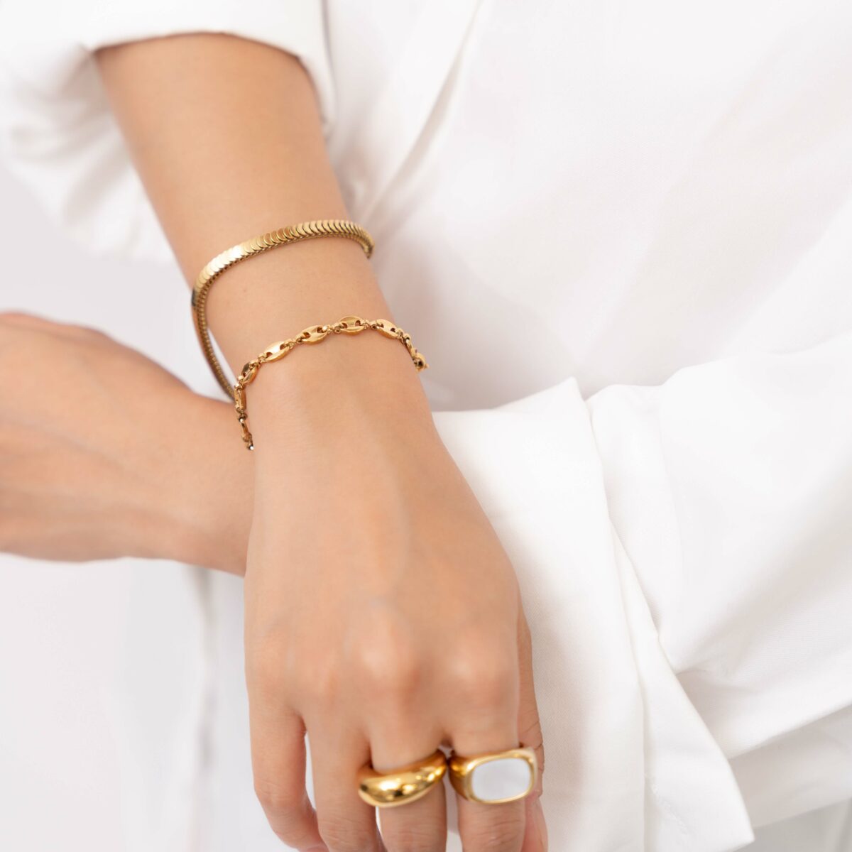 https://m.clubbella.co/product/gold-pleated-chain-bracelet/ Resized (73 of 134)