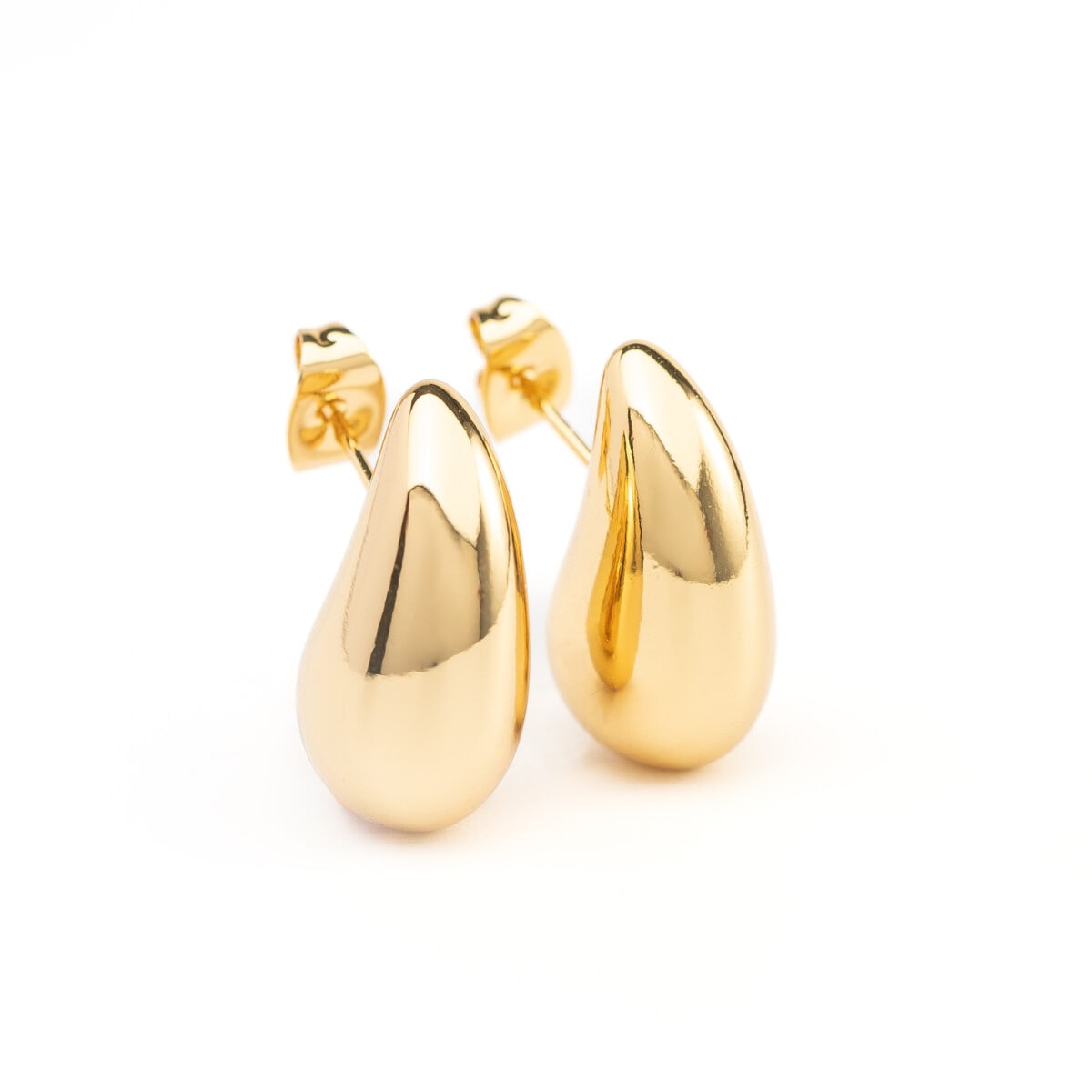 https://m.clubbella.co/product/aqua-drip-earrings-24k/ Aqua Drip Earrings (2)