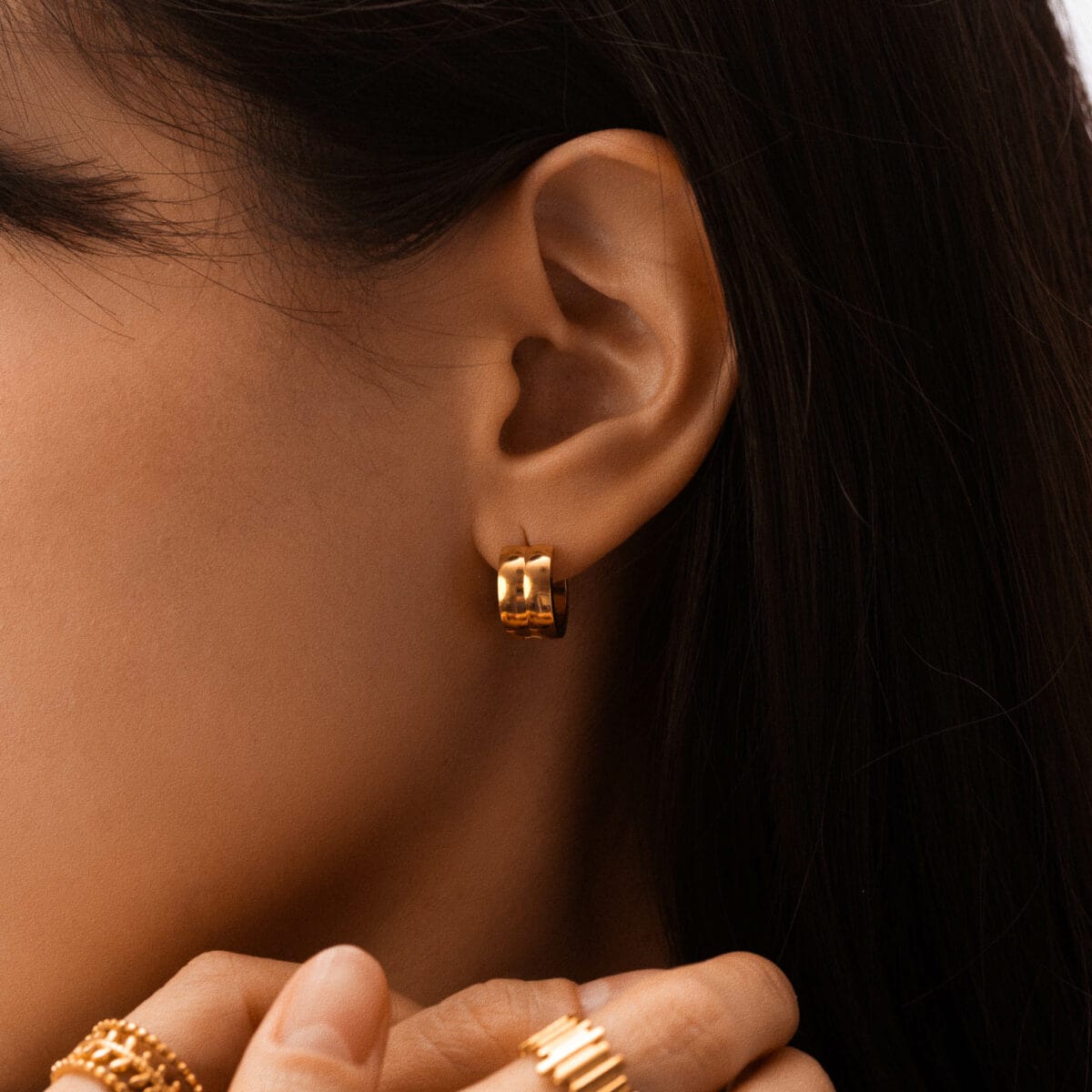 https://m.clubbella.co/product/duke-hoop-earrings/ Duke Hoop Earrings (1)