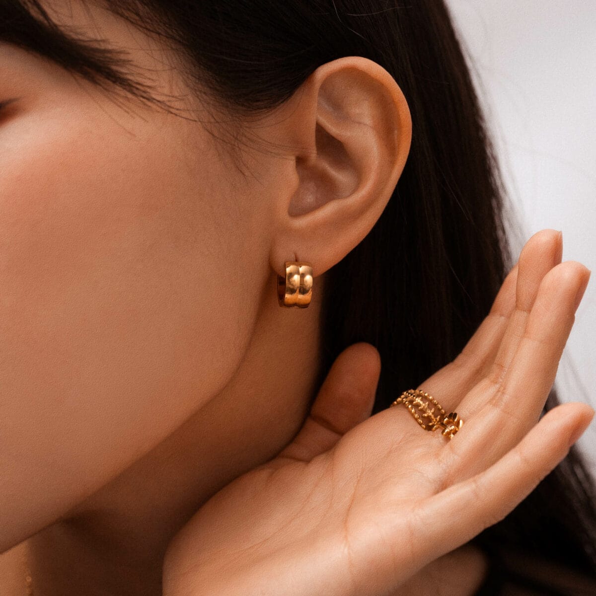 https://m.clubbella.co/product/duke-hoop-earrings/ Duke Hoop Earrings (3)