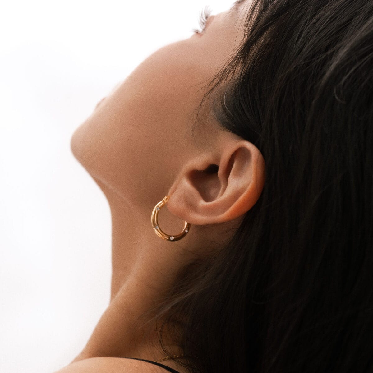 https://m.clubbella.co/product/estella-gold-hoop-earrings/ Estella Hoop Earrings (1)