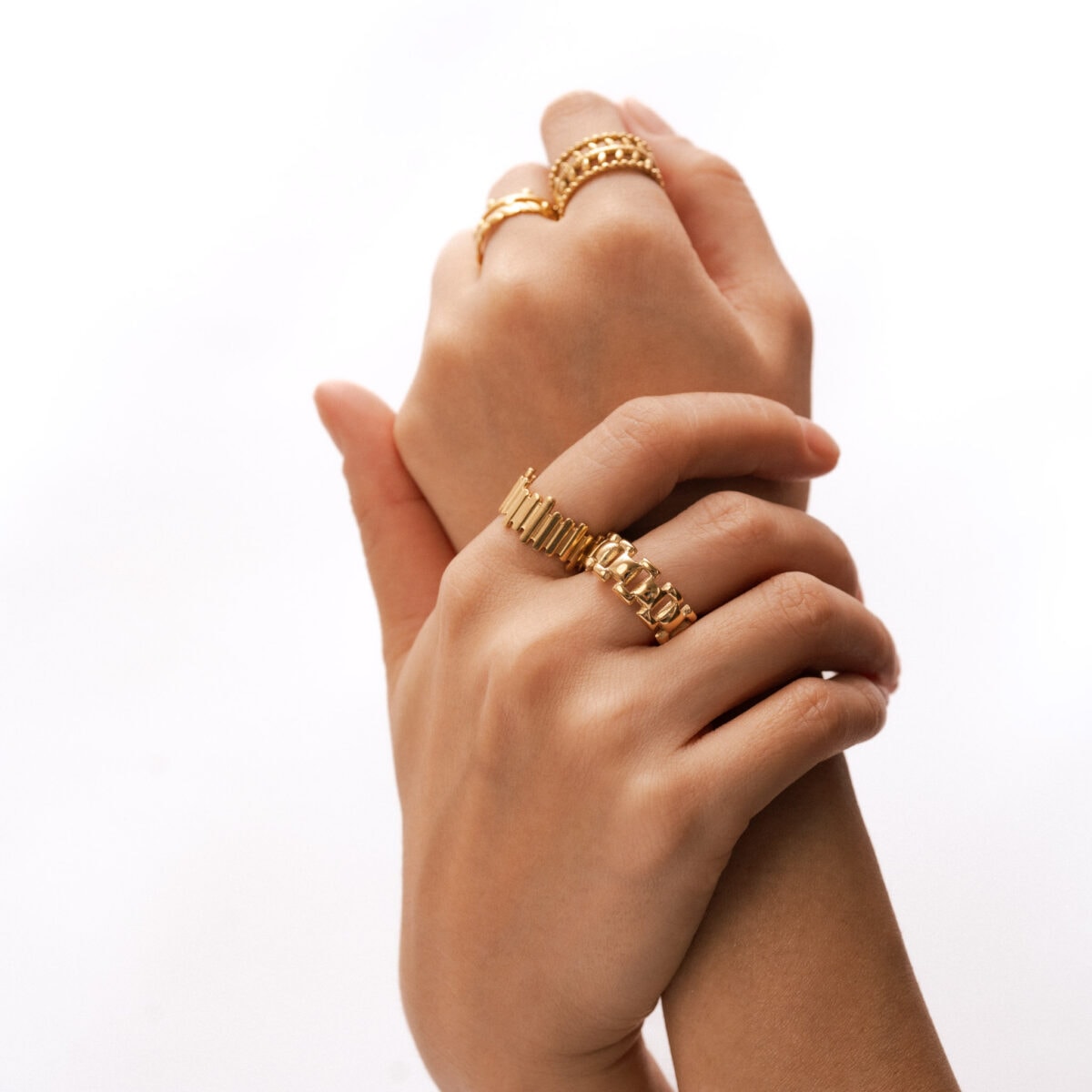 https://m.clubbella.co/product/dumbo-geometry-ring/ Lattice Gold Ring (2)