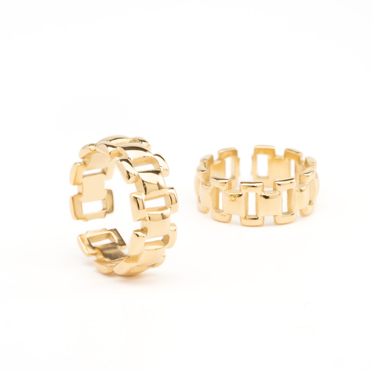 https://m.clubbella.co/product/lattice-gold-ring-18-k-plated/ Lattice Gold Ring (3)