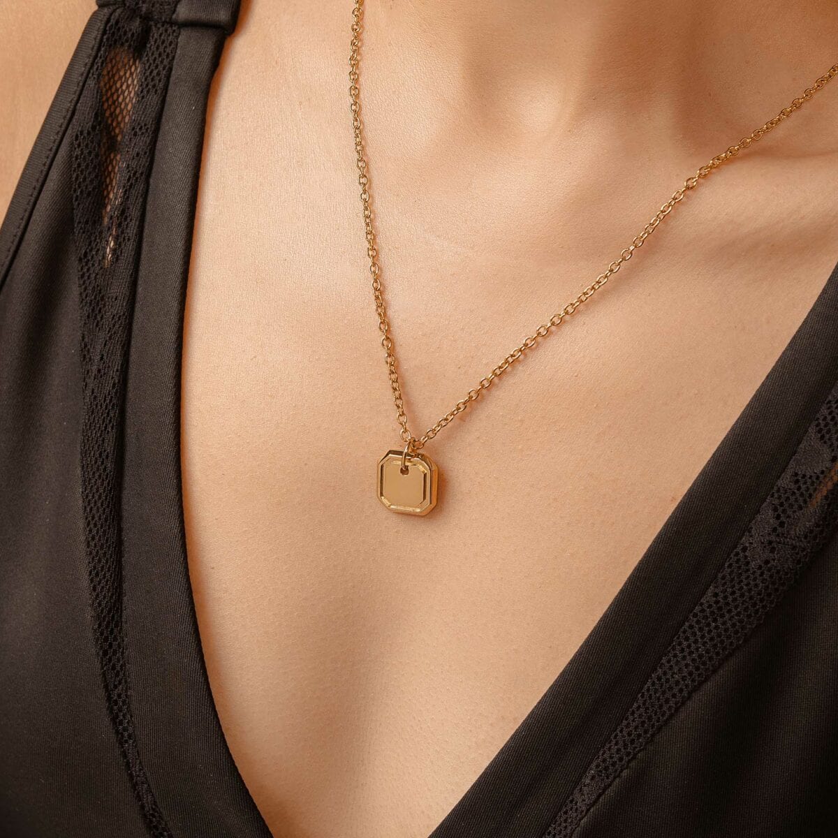 https://m.clubbella.co/product/18k-gold-plated-square-stamp-necklace/ 18K Gold Plated Square Stamp Necklace (4)