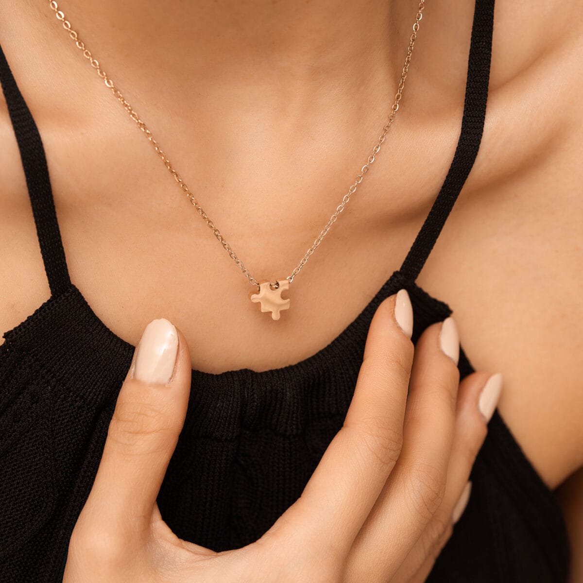 https://m.clubbella.co/product/duna-rose-gold-puzzle-charm-necklace/ Duna Puzzle Rose Gold Charm Necklace (1)