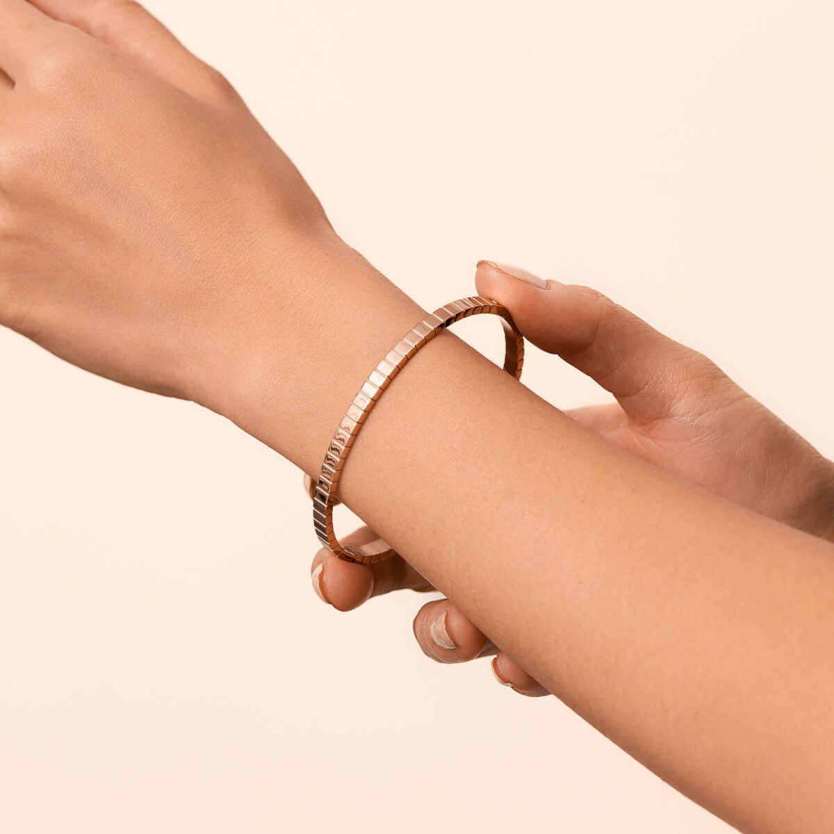 https://m.clubbella.co/product/ice-cube-rose-gold-bangle/ Ice cube Rose Gold Bangle (2)