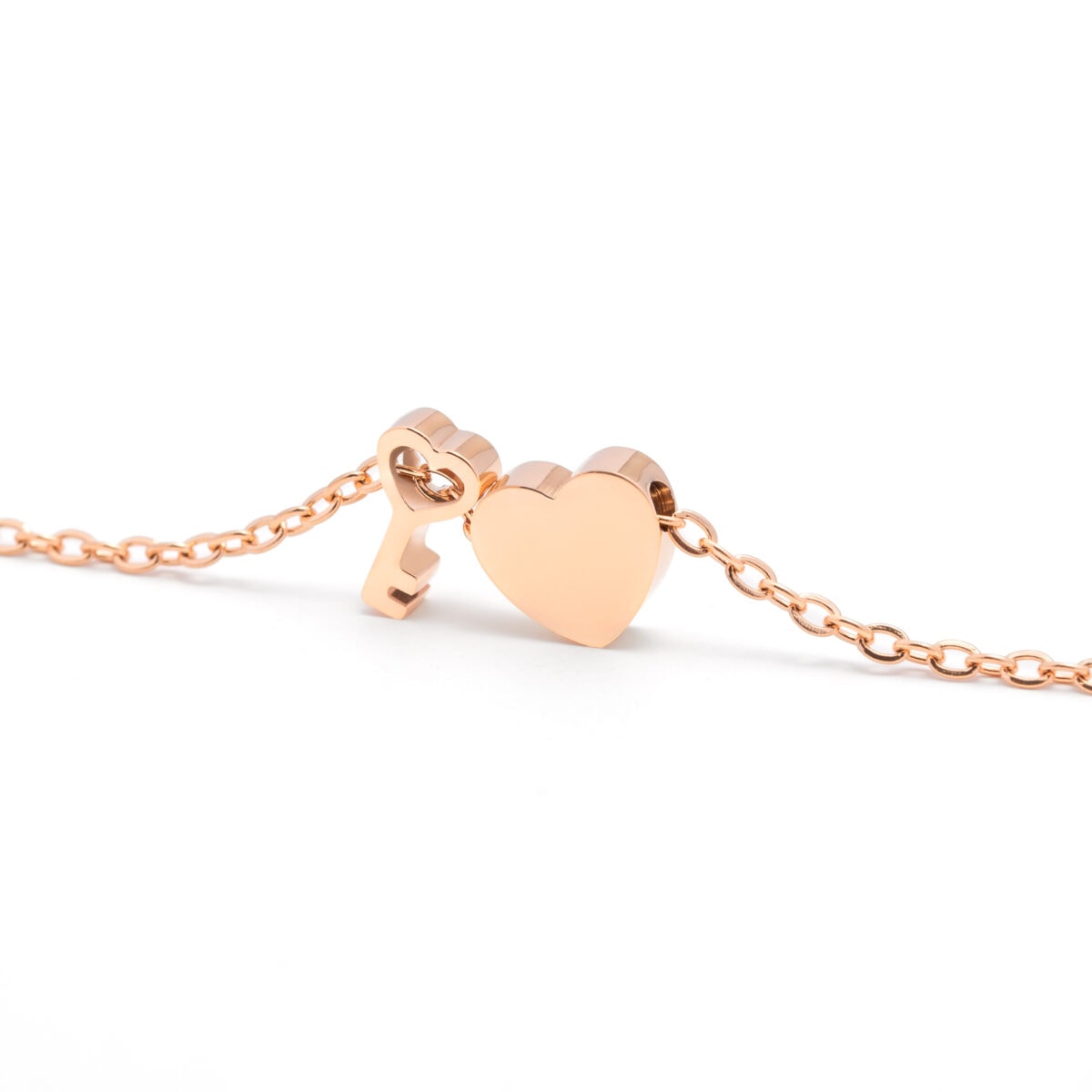 https://m.clubbella.co/product/key-to-thee-heart-rose-gold-charm-bracelet/ Key to Thee Rose Gold (1)