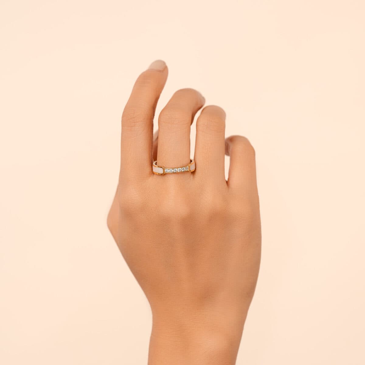 https://m.clubbella.co/product/lace-nacre-staple-ring/ Lace nacre Staple ring (1)