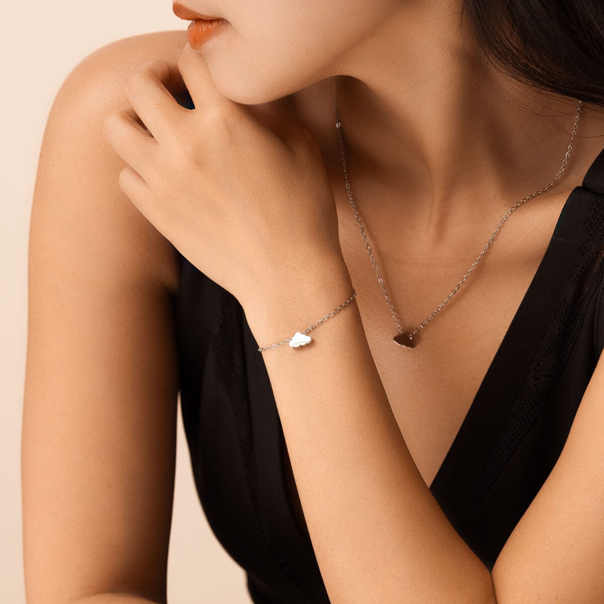 https://m.clubbella.co/product/volare-cloud-silver-charm-bracelet/ Volare cloud Silver charm bracelet (4)