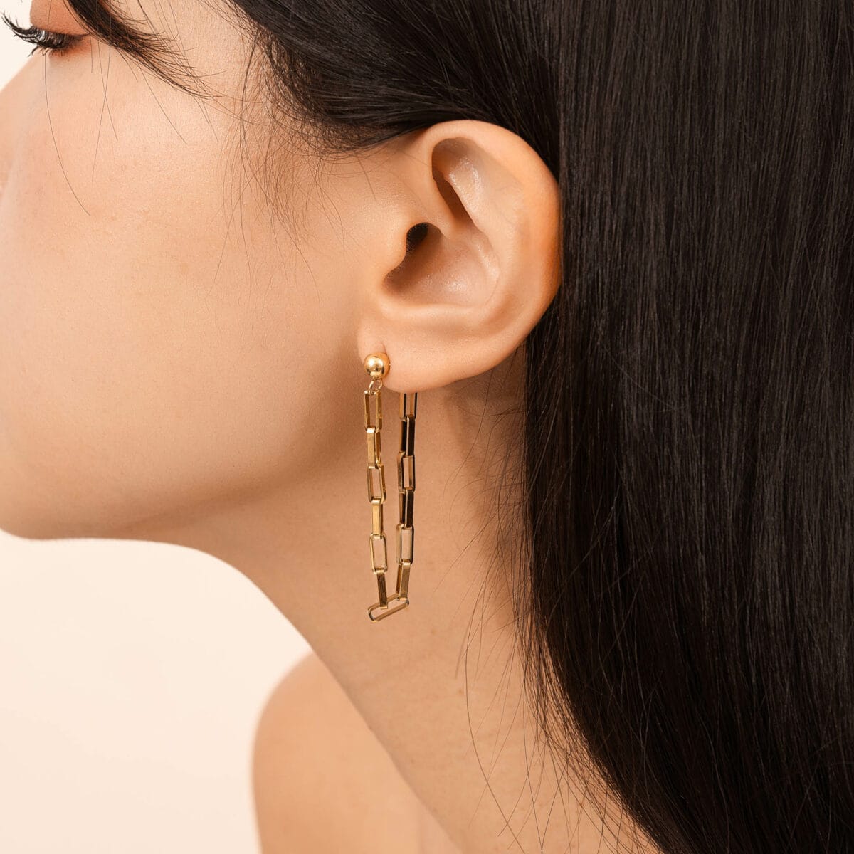https://m.clubbella.co/product/tango-geometric-chain-earrings/ Tango Geometric Chain Earrings (3)