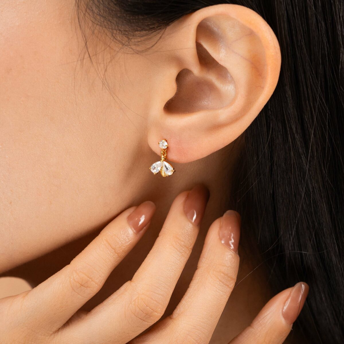 https://m.clubbella.co/product/buzz-earrings-24k-gold-plated/ BUZZ GOLD EARRINGS (2)