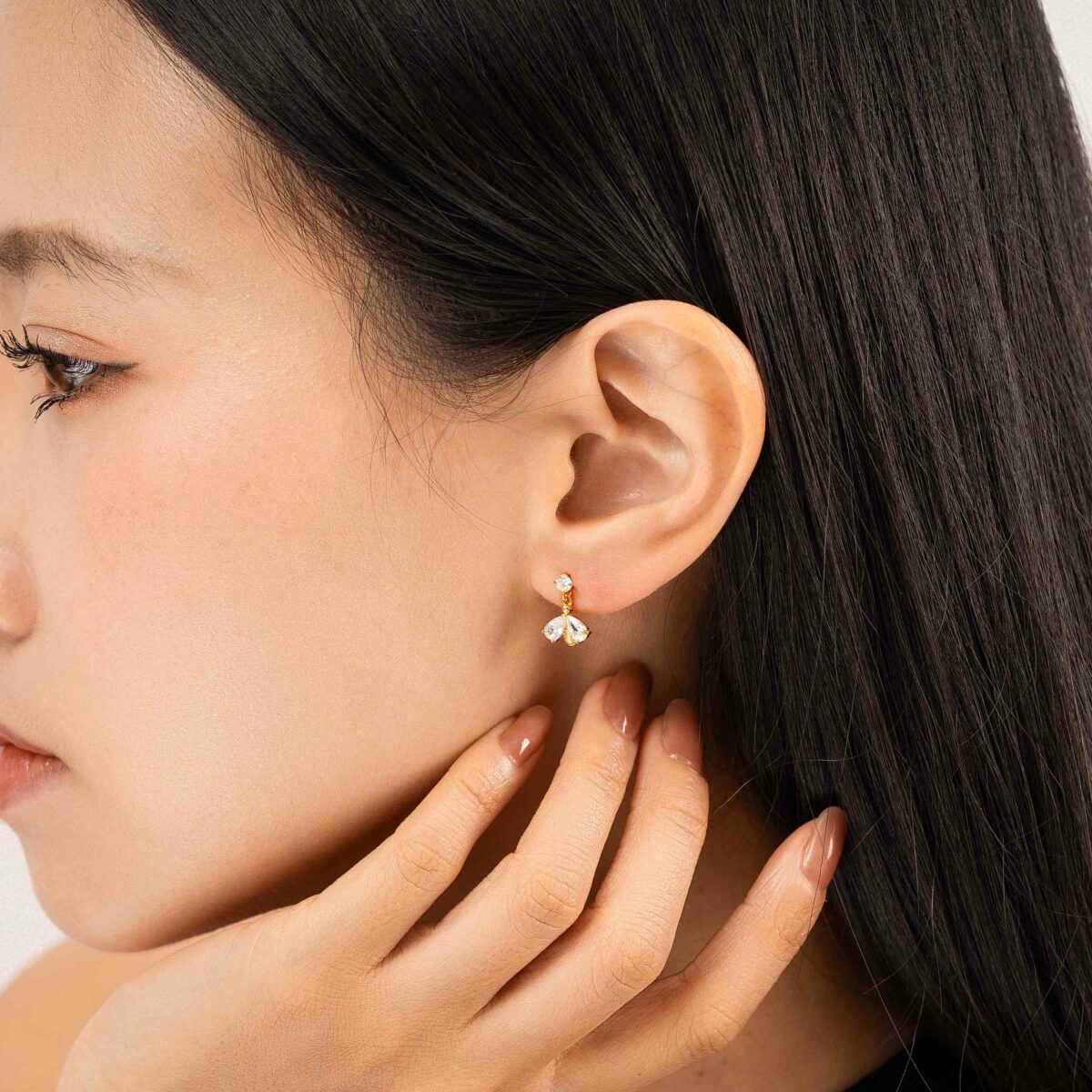 https://m.clubbella.co/product/buzz-earrings-24k-gold-plated/ BUZZ GOLD EARRINGS (3)