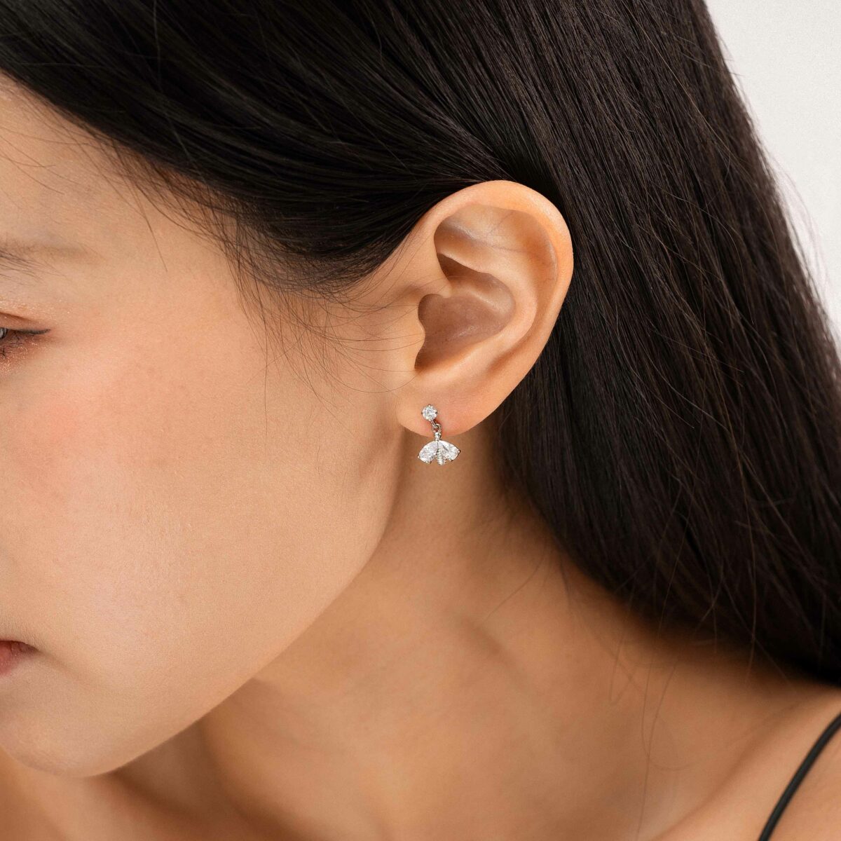 https://m.clubbella.co/product/buzz-earrings-24k-white-gold-plated/ BUZZ SILVER EARRINGS (1)