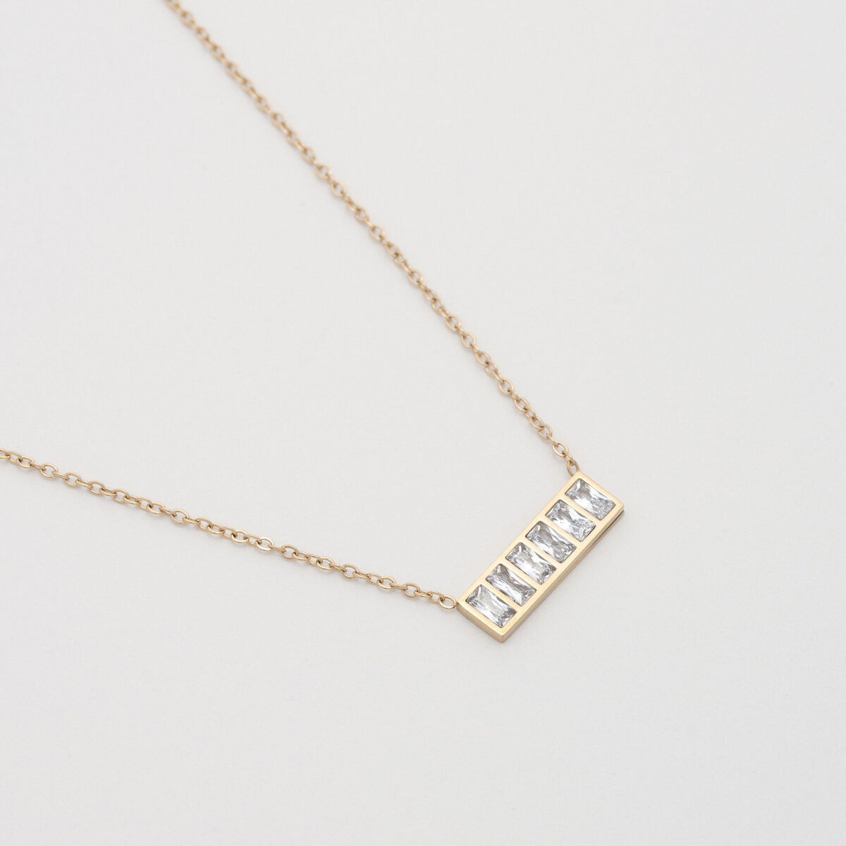 https://m.clubbella.co/product/solitaire-bar-necklace/ GALA BAR NECKLACE (4)