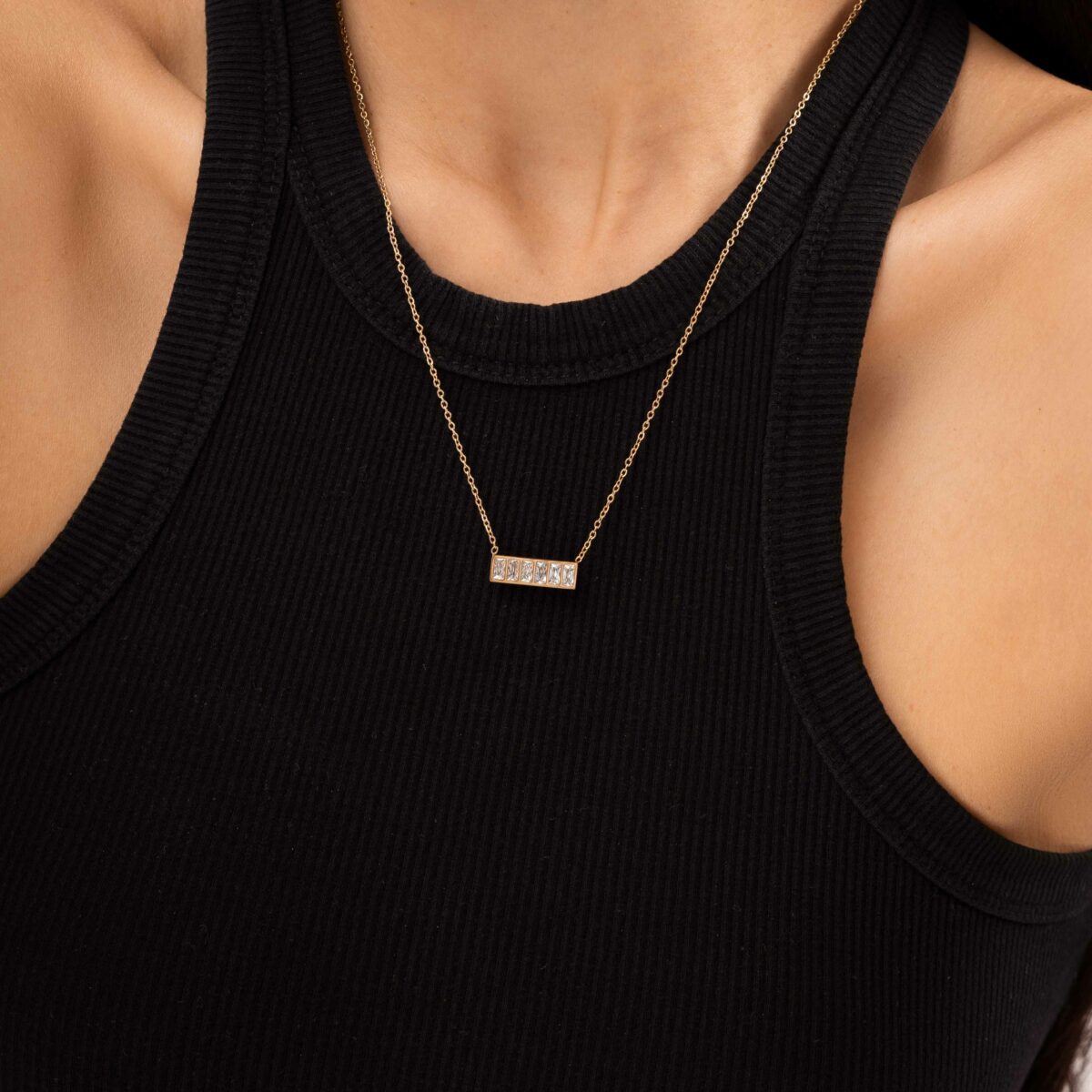 https://m.clubbella.co/product/solitaire-bar-necklace/ GALA BAR NECKLACE (6)