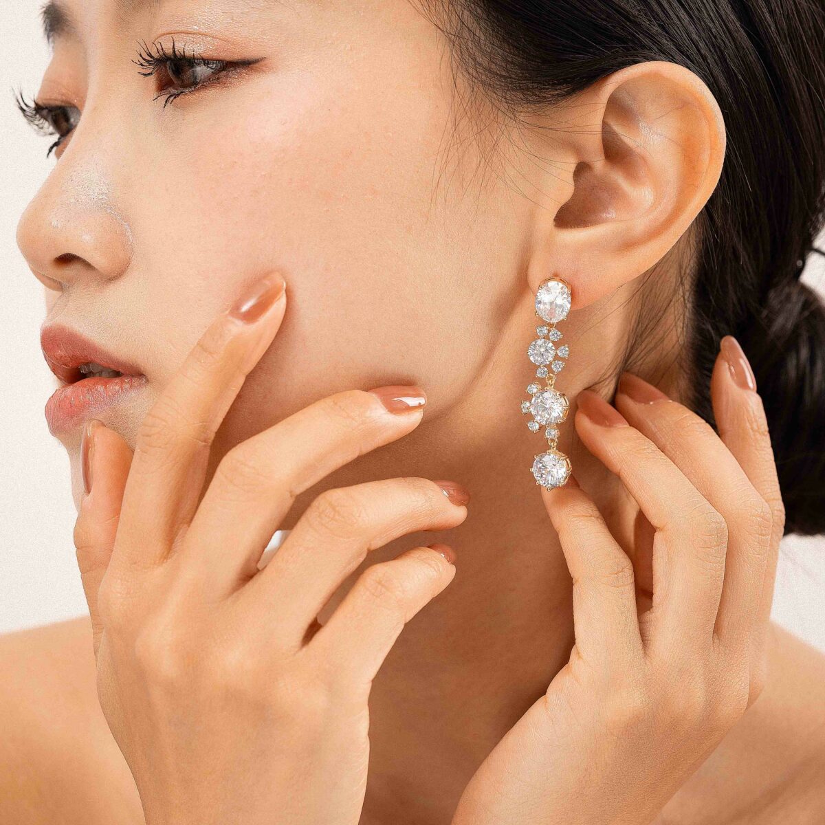 https://m.clubbella.co/product/harris-14k-gold-plated-crystal-earrings/ HARRIS CRYSTAL EARRINGS (1)