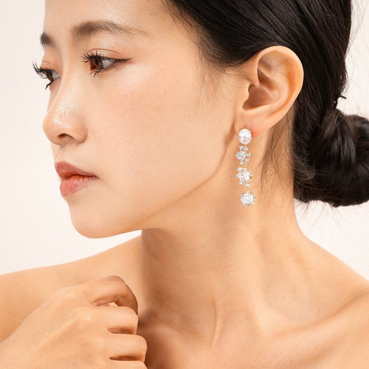 https://m.clubbella.co/product/harris-14k-gold-plated-crystal-earrings/ HARRIS CRYSTAL EARRINGS (5)