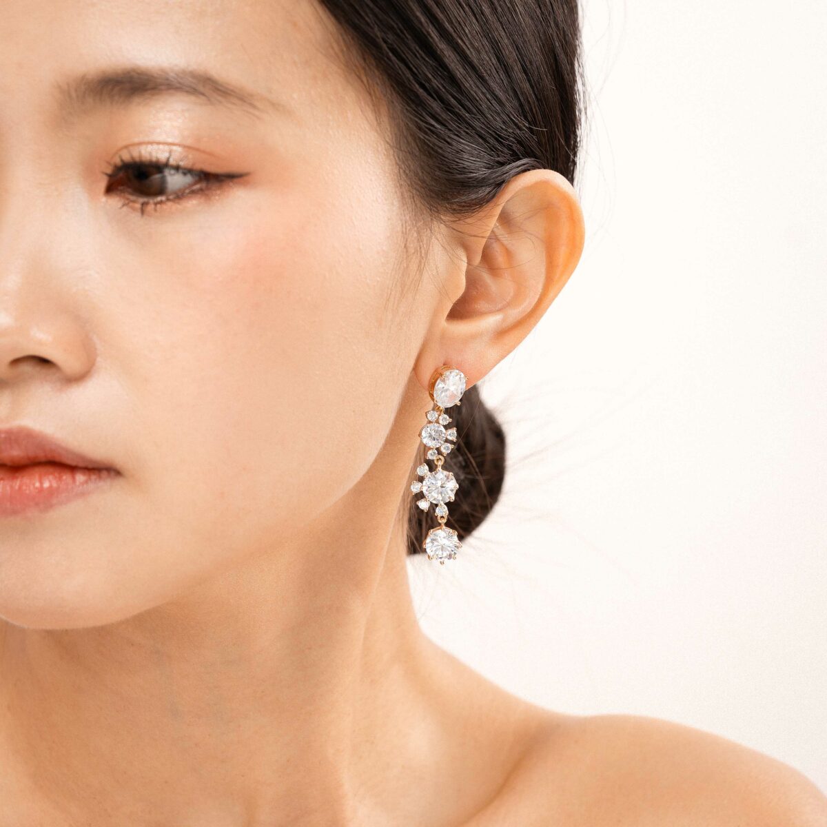 https://m.clubbella.co/product/harris-14k-gold-plated-crystal-earrings/ HARRIS CRYSTAL EARRINGS (6)