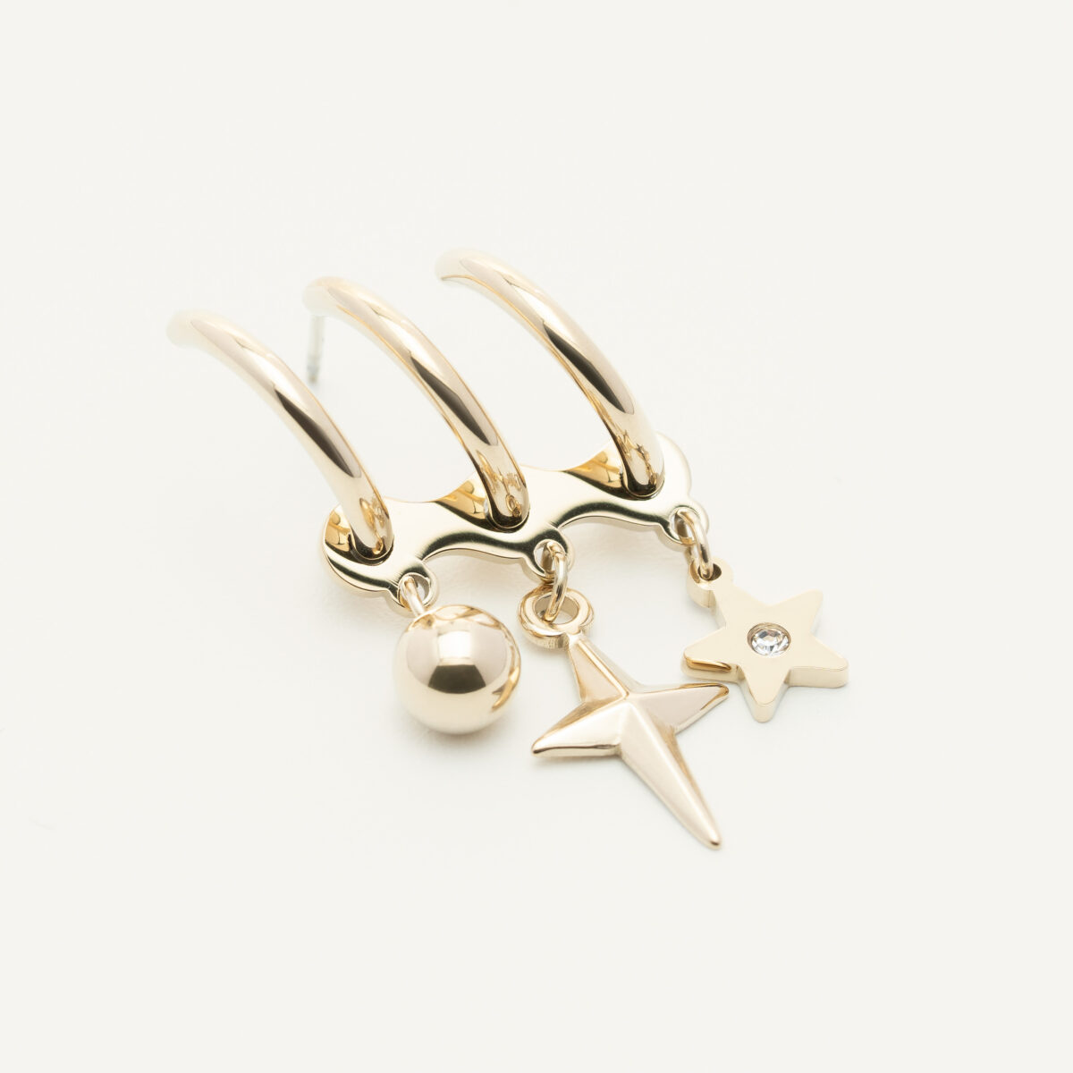 https://m.clubbella.co/product/radial-18k-gold-plated-ear-crawler-earrings/ RADIAL CRAWLER EARRINGS (1)