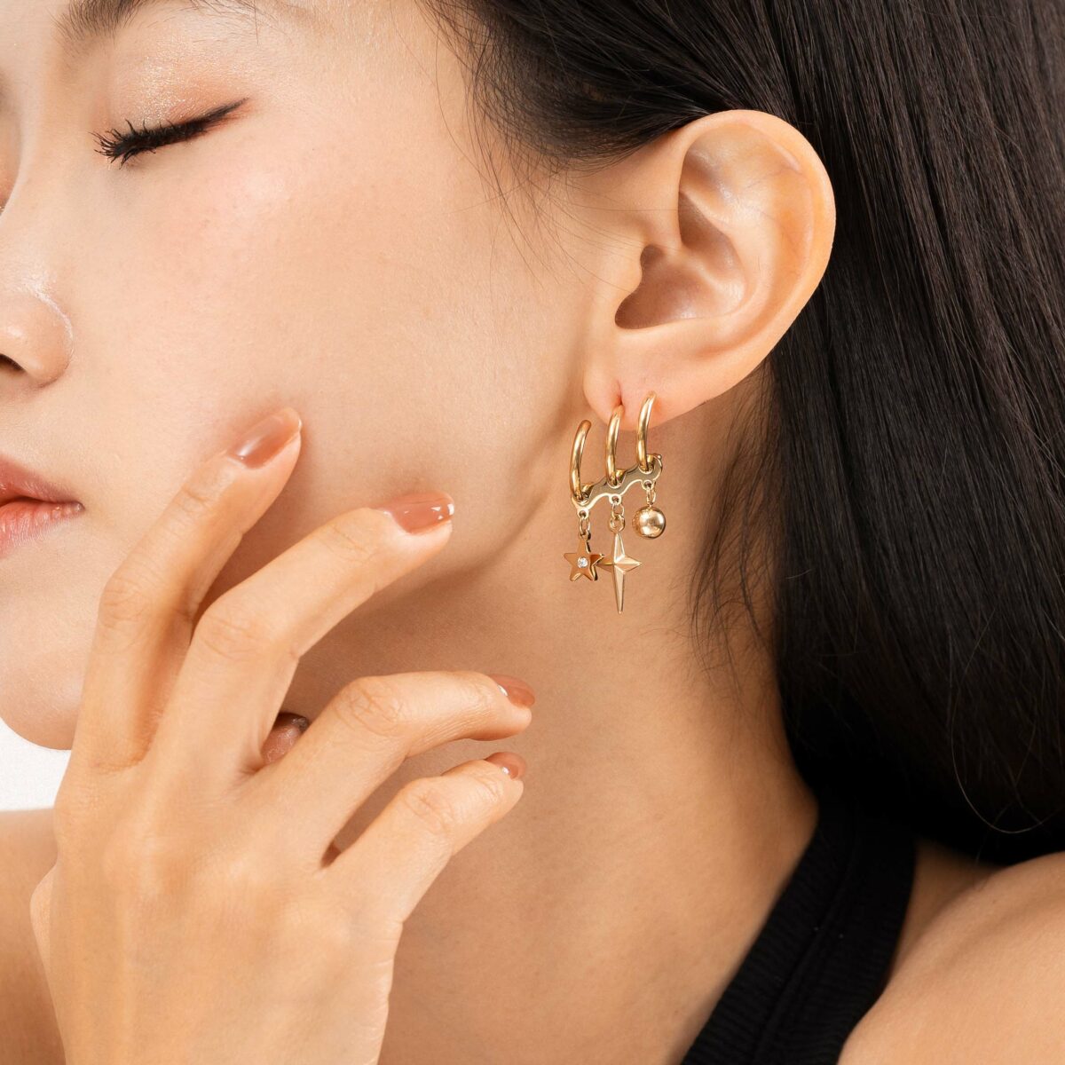 https://m.clubbella.co/product/radial-18k-gold-plated-ear-crawler-earrings/ RADIAL CRAWLER EARRINGS (2)