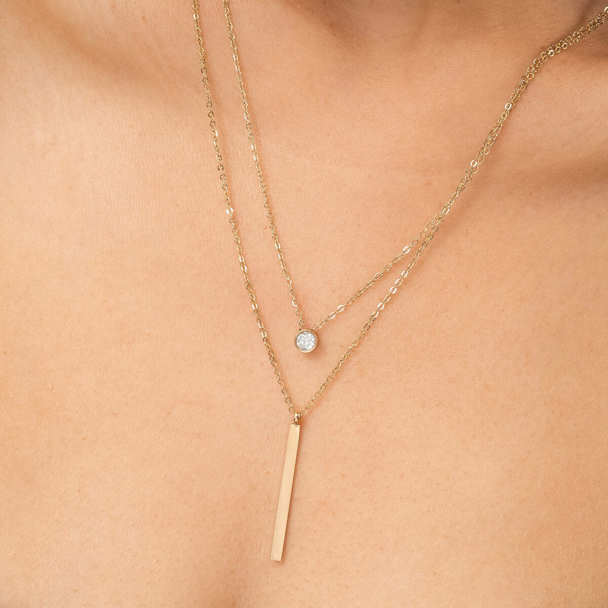 https://m.clubbella.co/product/solitaire-bar-necklace-2/ SOLITAIRE BAR NECKLACE (1)